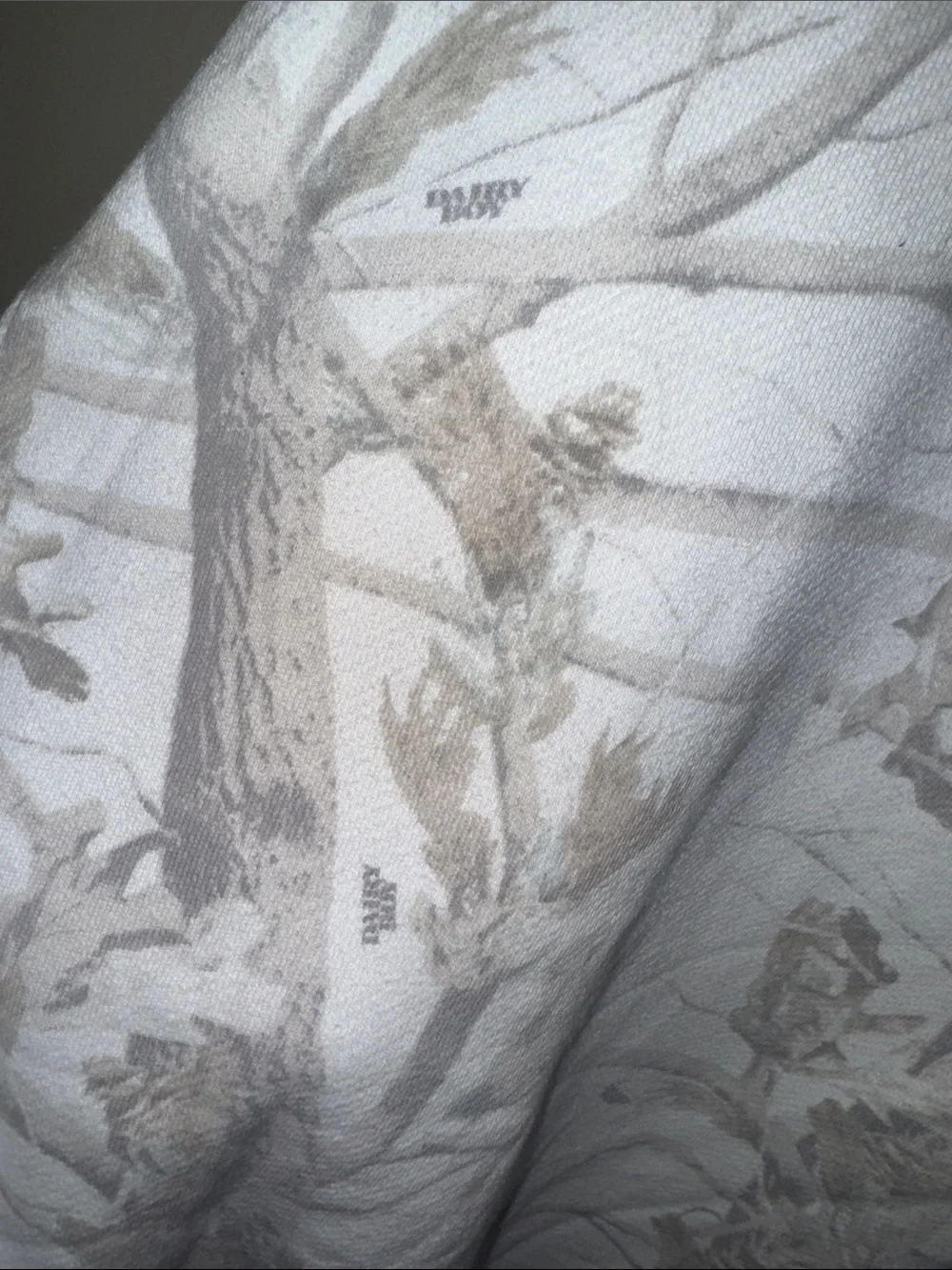DAIRY BOY White Woodland Camo Crew, size Medium. EUC! - Picture 5 of 5